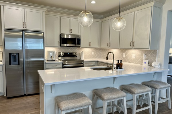 Frigorifero, microonde, forno, piano cottura