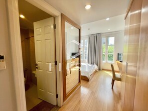 Apartment | 1 bedroom, desk, soundproofing, free WiFi - FLESTA Lê Thánh Tôn serviced apartment (Ho Chi Minh City)