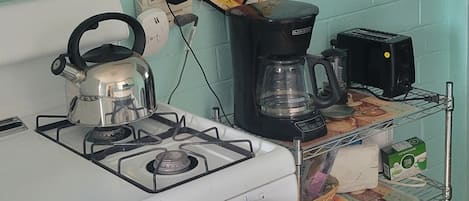 冰箱、微波炉、烤箱、炉灶