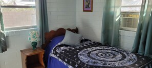 2 bedrooms, desk, iron/ironing board, WiFi