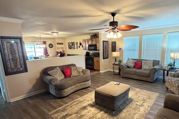 TV connectée, jeux vidéo, table de tennis de table, vidéothèque