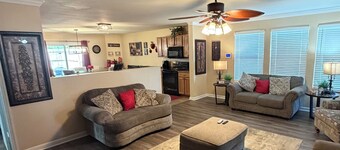 Cozy 5 bedroom/ 9 beds, 3 full baths with game room