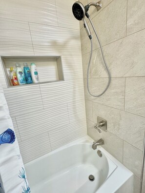 Hårtørrer, håndklæder, Sæbe, Shampoo