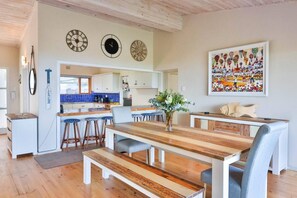 Dining - Sea Valley Lodge X | 180 degree sea views (Hermanus)