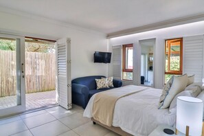 5 bedrooms, desk, iron/ironing board, free WiFi