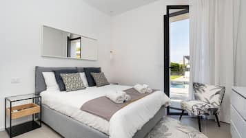 6 Schlafzimmer, Schreibtisch, BĂŒgeleisen/BĂŒgelbrett, Reisekinderbett