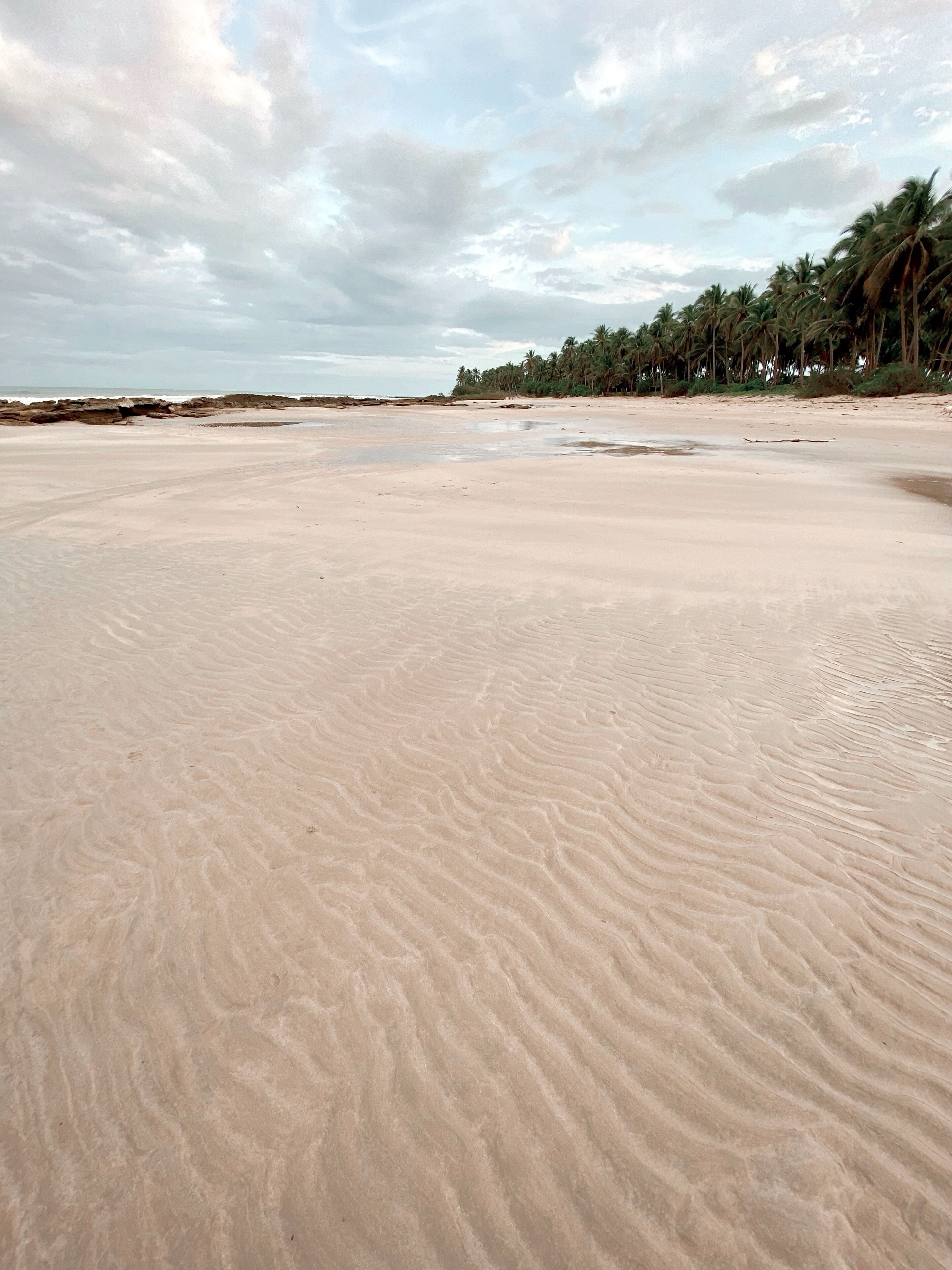 Playa privada, cabañas de uso gratuito, tumbonas y masajes en la playa