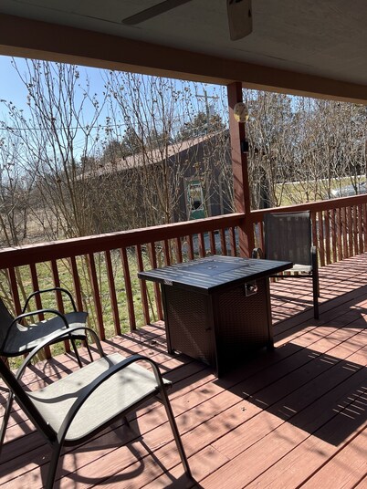 Fishing & Boating 3 Bed/2 Bath Cozy Cabin at Mark Twain Lake!