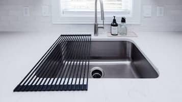 Frigorífic, microones, forn i placa de cuina