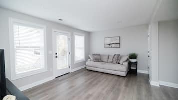 Smart TV, fireplace, offices