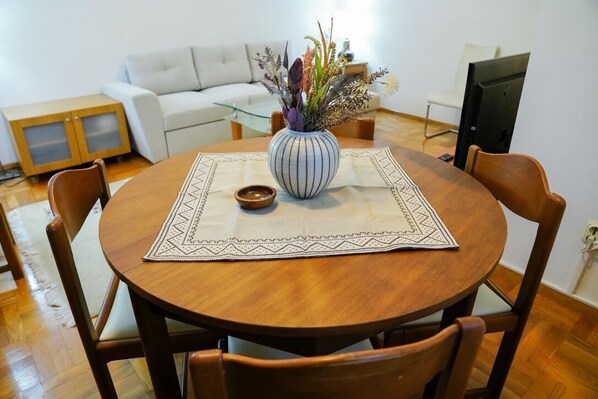 Dining - Centrally Located, Stylish Pad (Skopje)