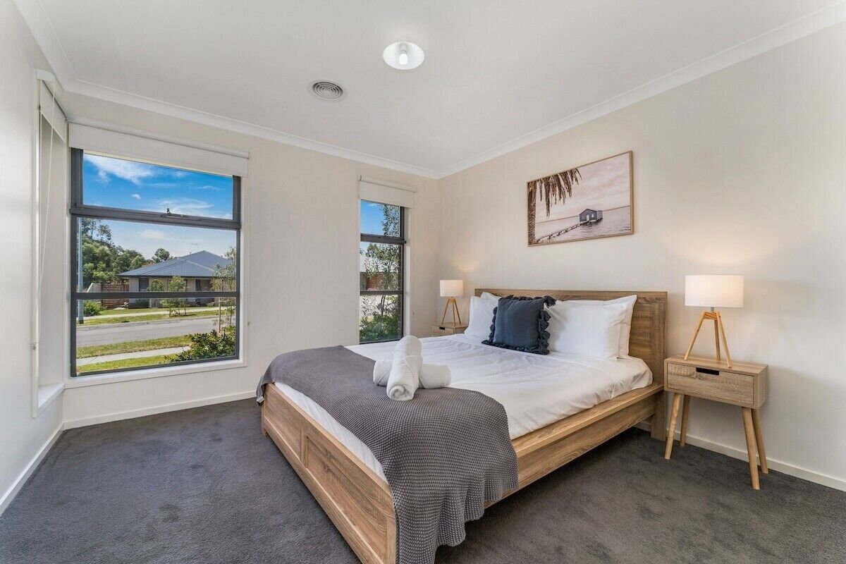 4 habitaciones, tabla de planchar con plancha, wifi y ropa de cama 