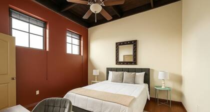 Sleepover | Upscale 2BD/1BA - Downtown Springfield