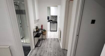 Charming 2-Bed Apartment in Grays