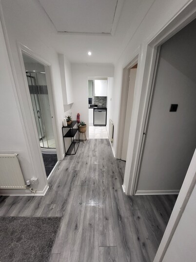 Charming 2-Bed Apartment in Grays