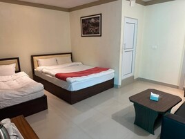 Family Room | 1 bedroom, desk, laptop workspace, WiFi (free)