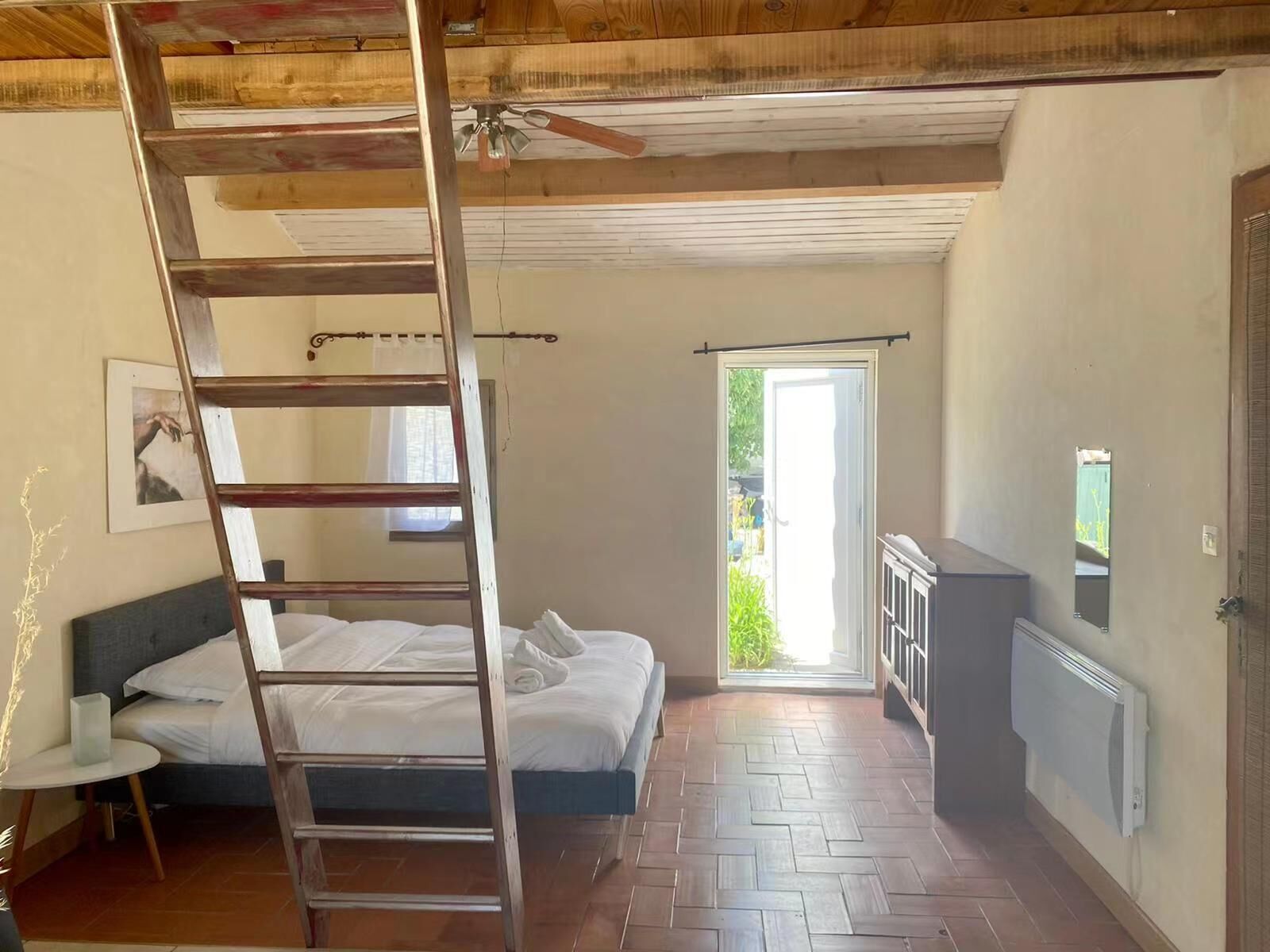 4 chambres, fer et planche à repasser, Wi-Fi, draps fournis