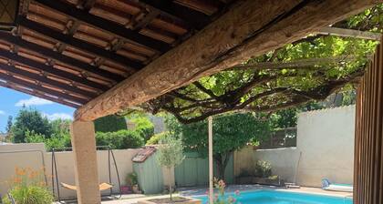 Villa de charme avec piscine dans Avignon,Quartier St Gabriel /Ceinture Verte.