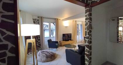 Jolie maison modulable de 4 à 6 lits (avec supplément tarifaire) disposant d'un jardinet