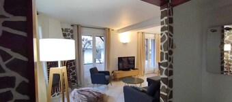 Charmante Maison Avec Jardinet Offrant de 4 à 6 Lits à 10 Minutes de Lyon Centre