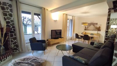 Charmante Maison Avec Jardinet Offrant de 4 à 6 Lits à 10 Minutes de Lyon Centre
