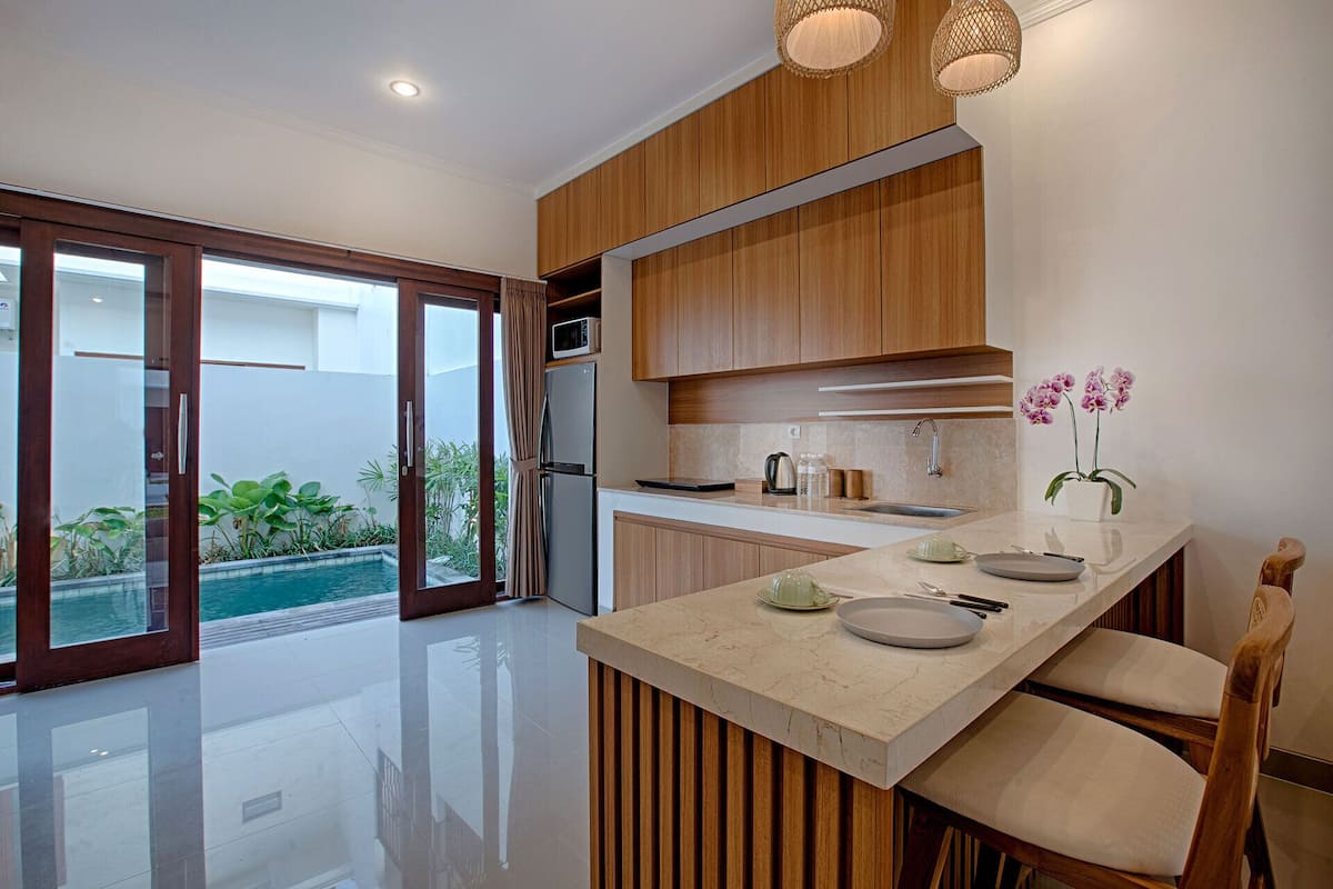 GRAND Two-Bedroom Private Pool Suite | Private kitchen