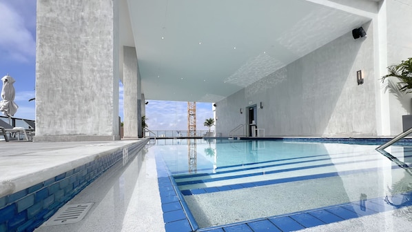 Pool - New Luxury 1/1 BR Apartment in Brickell with Parking (Miami)