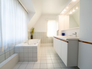 Hair dryer - Hamarrbø with garden and parking by Interhome (De Haan)