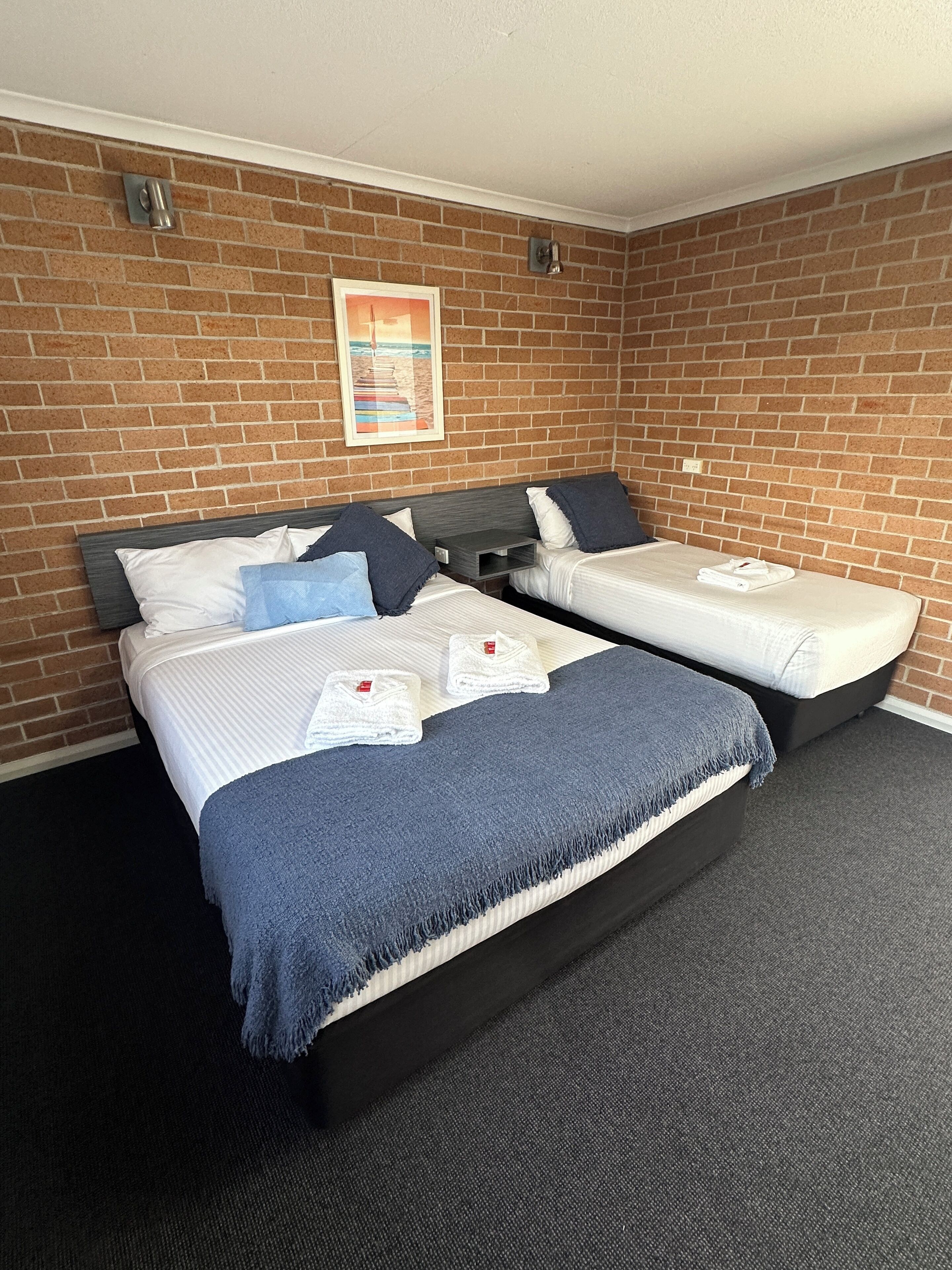 Individually furnished, desk, iron/ironing board, free WiFi