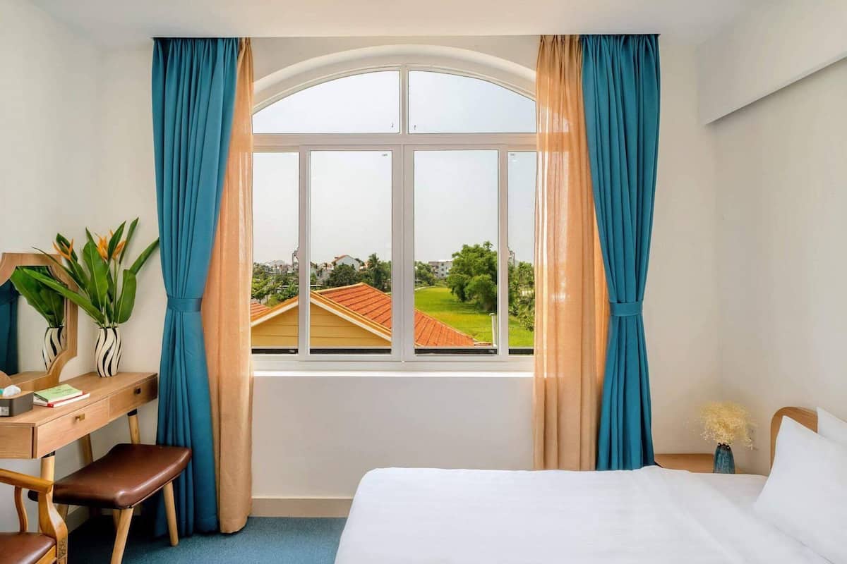 高級雙人房 | 低過敏寢具、書桌、隔音、免費無線上網