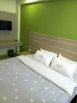 Deluxe Double Room Single Use, 1 Bedroom, Smoking, City View | 1 bedroom, laptop workspace, free WiFi