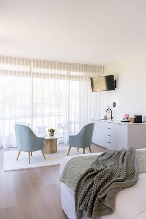 Olive Grove Room | Iron/ironing board, free WiFi, bed sheets