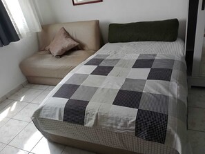1 bedroom, WiFi, bed sheets