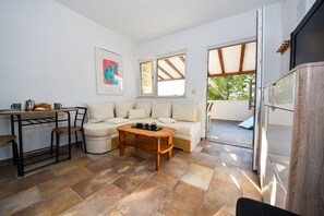 Family Apartment, 1 Bedroom (Seaside Serenity Suite Left) | Bathroom