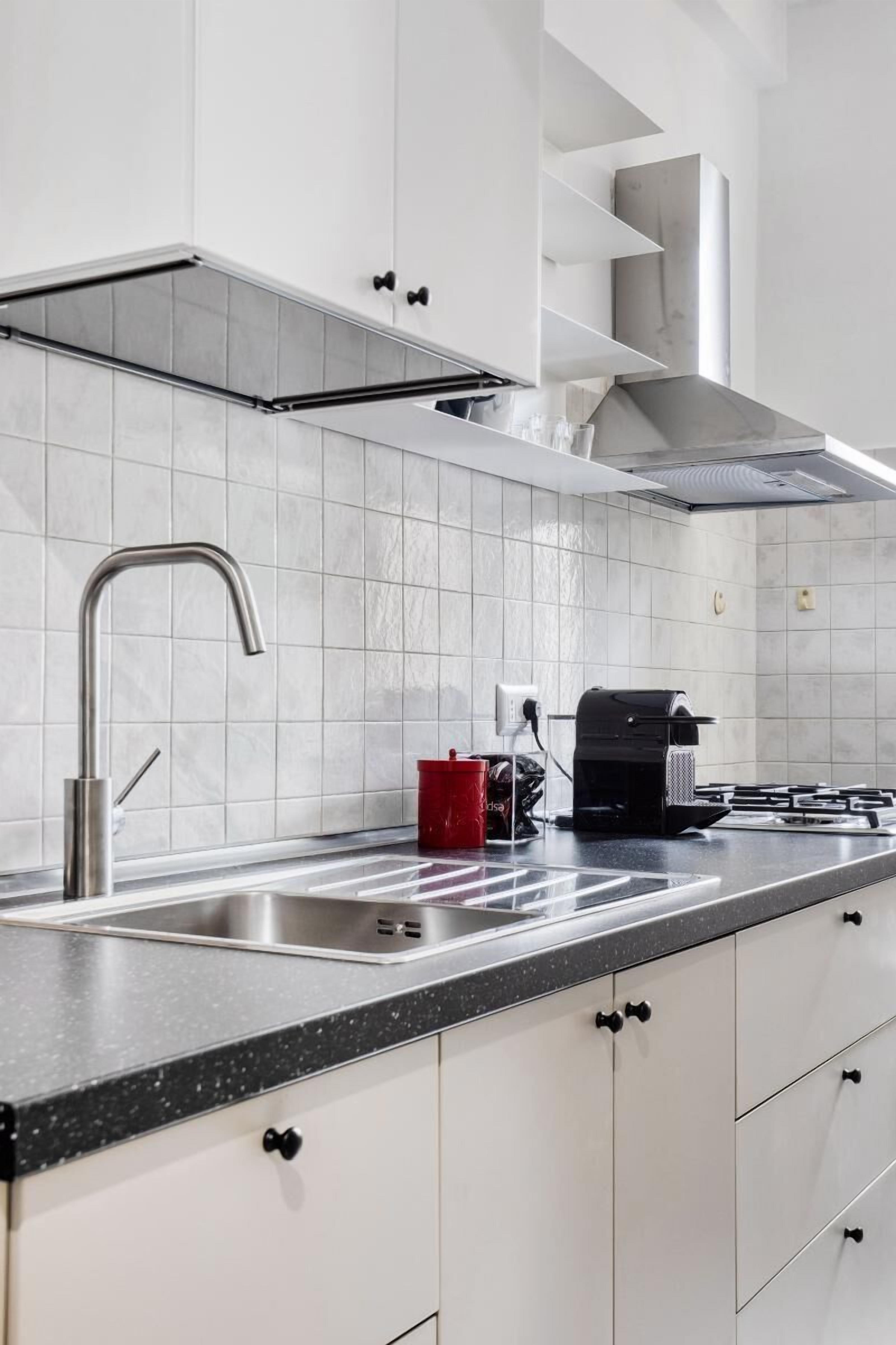 Kühlschrank, Ofen, Herdplatte, Geschirrspüler