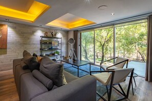 TV, stereo - Lux 2 floor apartment with pool in Condesa (Ciudad de México)