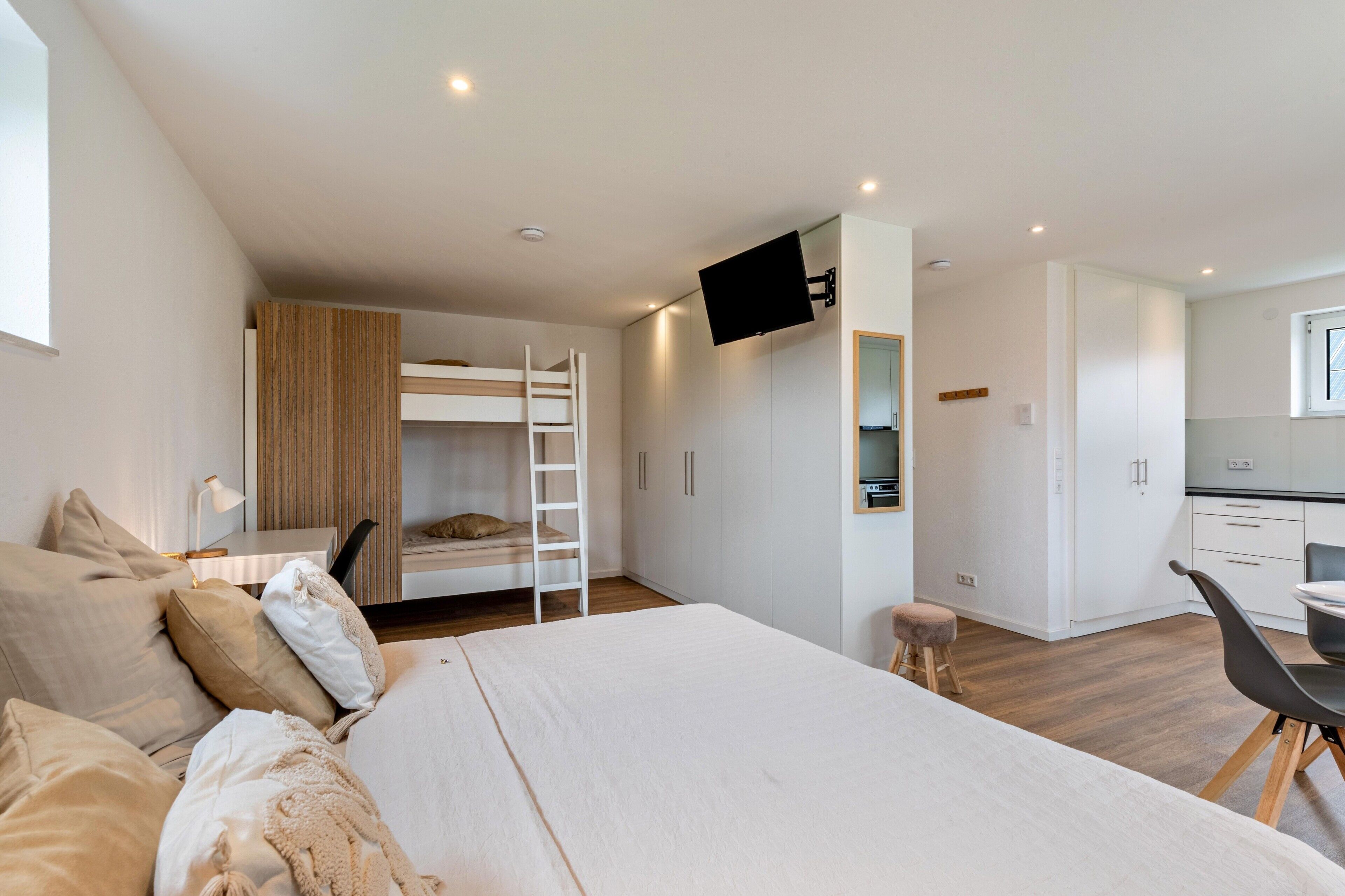 1 室のベッドルーム、WiFi (無料)、ベッドシーツ