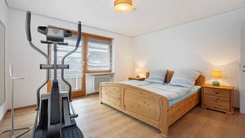 3 bedrooms, free WiFi, bed sheets