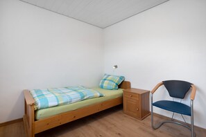 3 bedrooms, free WiFi, bed sheets