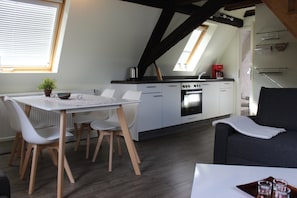 Interior - Holiday Apartment 'Rheinblick Wohnung 5' with Shared Terrace, Wi-Fi and Air Conditioning (Koblenz)