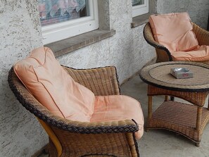 Property grounds - Guesthouse Koblenz Upper Floor for up to 7 People with Garden Access and Barbecue (Koblenz)