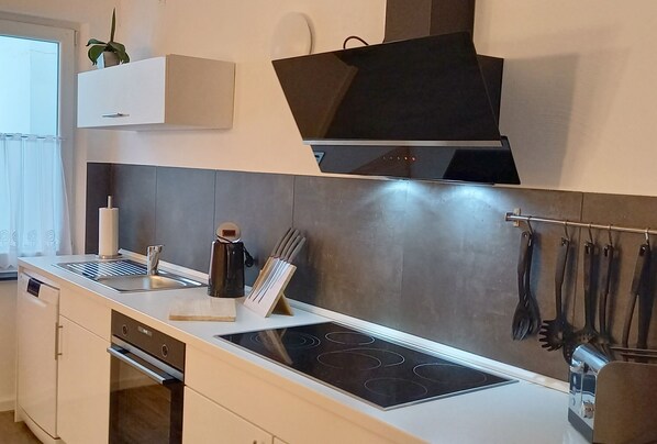Fridge, microwave, oven, stovetop