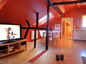 Dining - Holiday Apartment 'Ferienhaus Rheinblick Wohnung 4' with Shared Terrace, Wi-Fi and Air Conditioning (Koblenz)