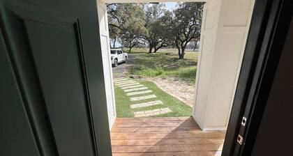 Relaxing Pond view cabin!