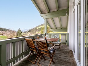 Outdoor dining - Large apartment near the ski bus (Hopfgarten im Brixental)