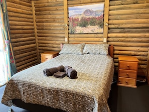 Executive-Ferienhütte | 2 Schlafzimmer, hochwertige Bettwaren, individuell dekoriert