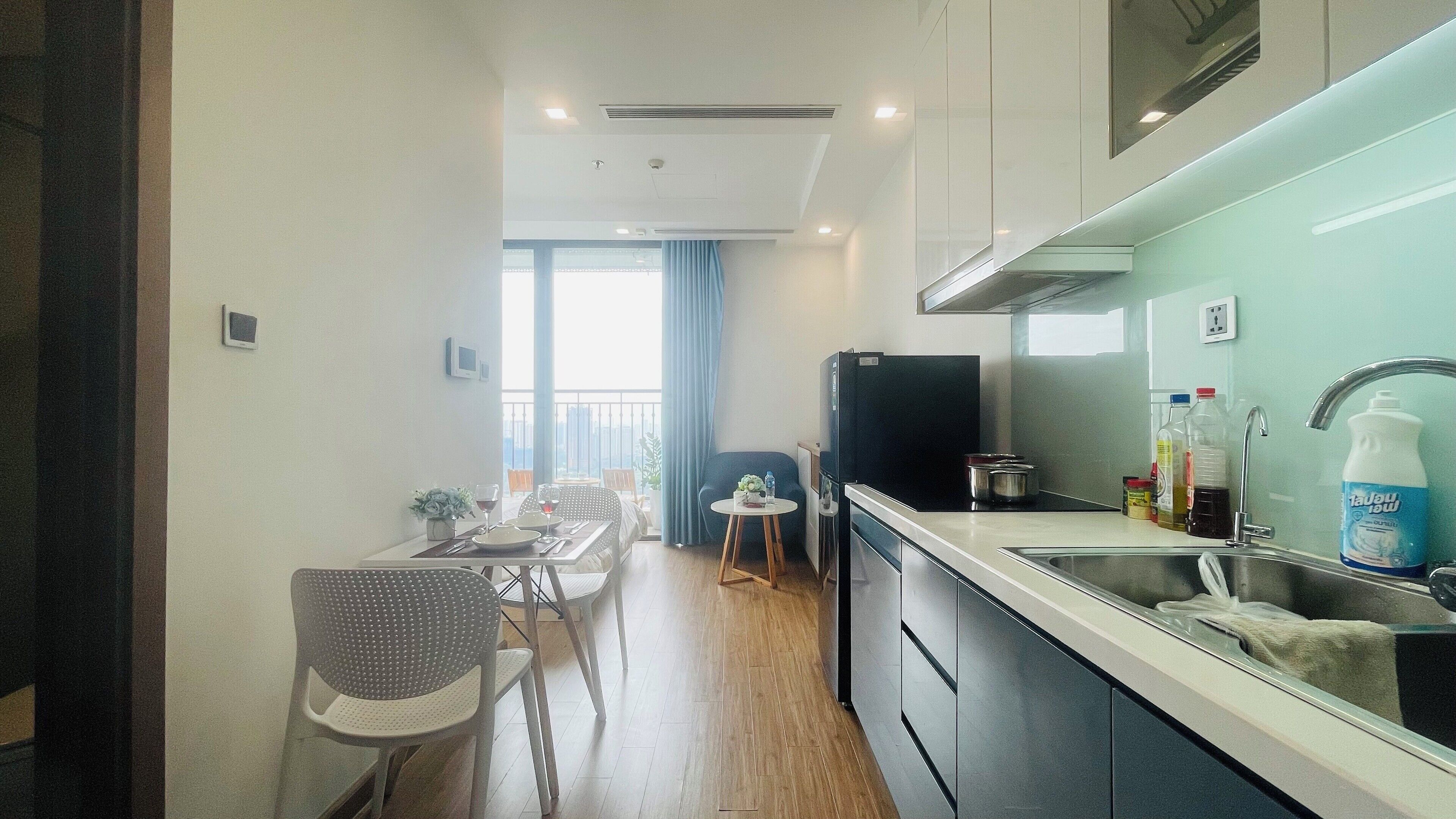 Studio Suite Cao cấp, 1 phòng ngủ, quang cảnh hồ | Bếp riêng | Tủ lạnh, lò vi sóng, bếp nấu, ấm điện 