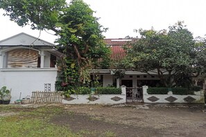 Exterior - OYO Life 91339 Pondok Kost Aulia Syariah (Garut)