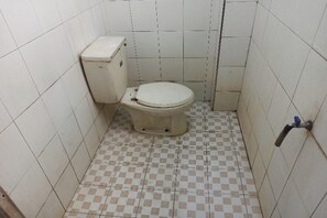 Deluxe Double Room | Bathroom | Shower
