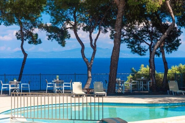 Außenpool (je nach Saison geöffnet)